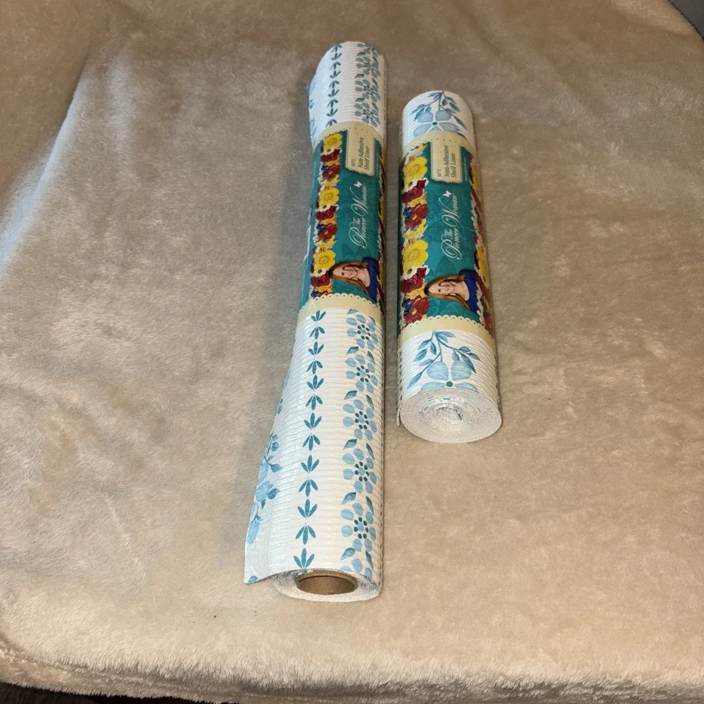 Pioneer Woman Hattie Non-Adhesive Shelf Liner 2 Rolls Blue White